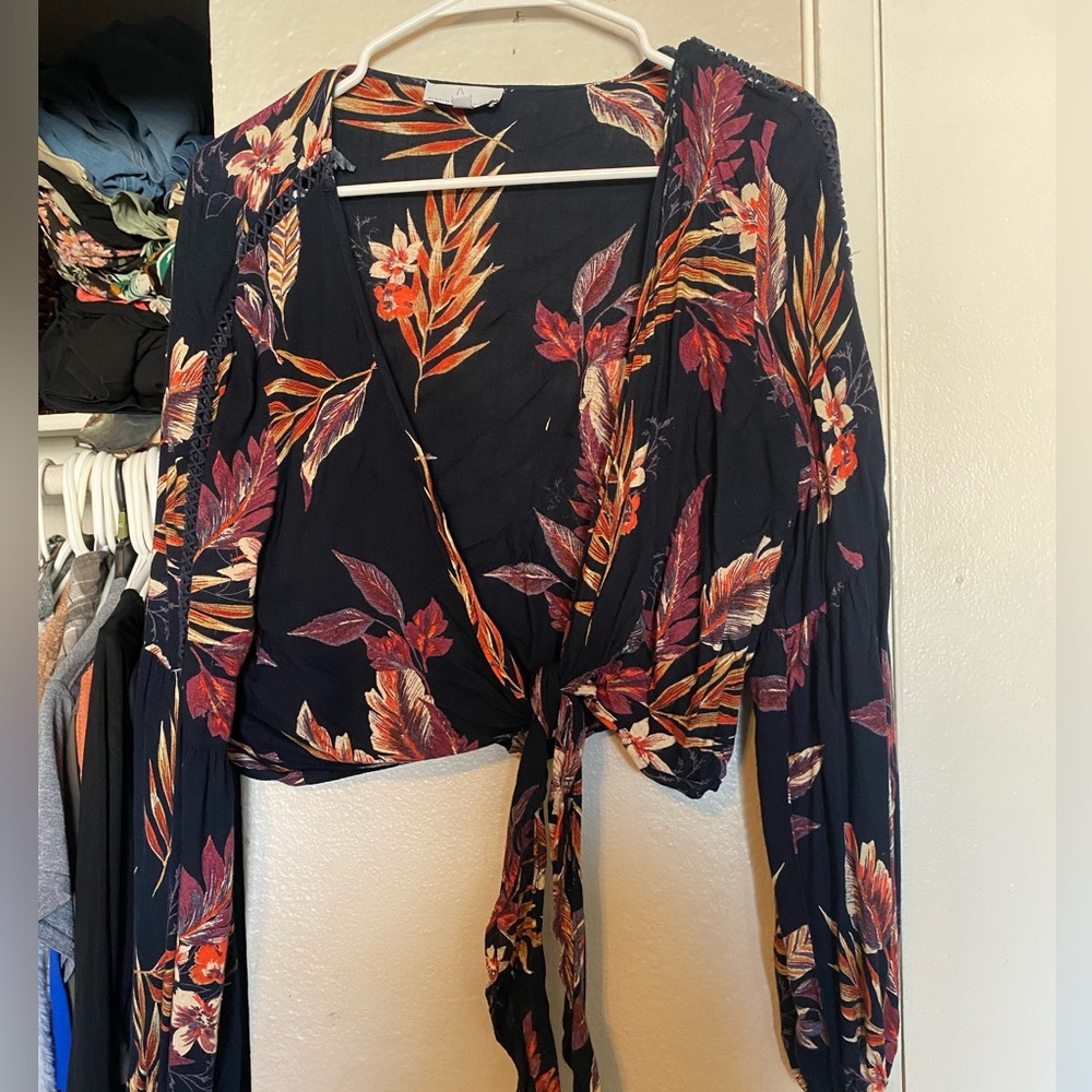Crop Front Tie Tropical Print long sleeve